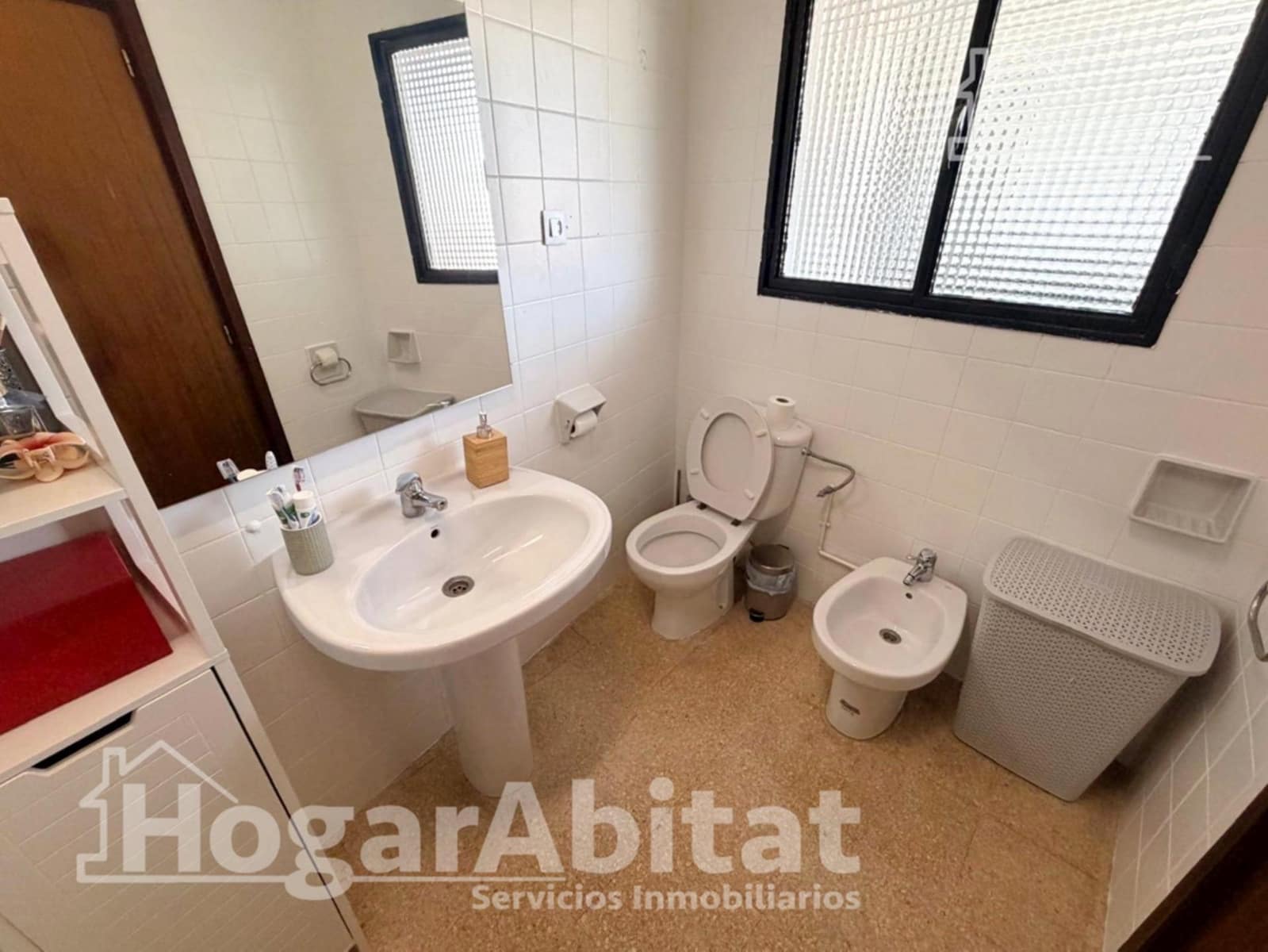 4 bedroom Flat for sale in Cheste - € 160,000 (Ref: 10044895)