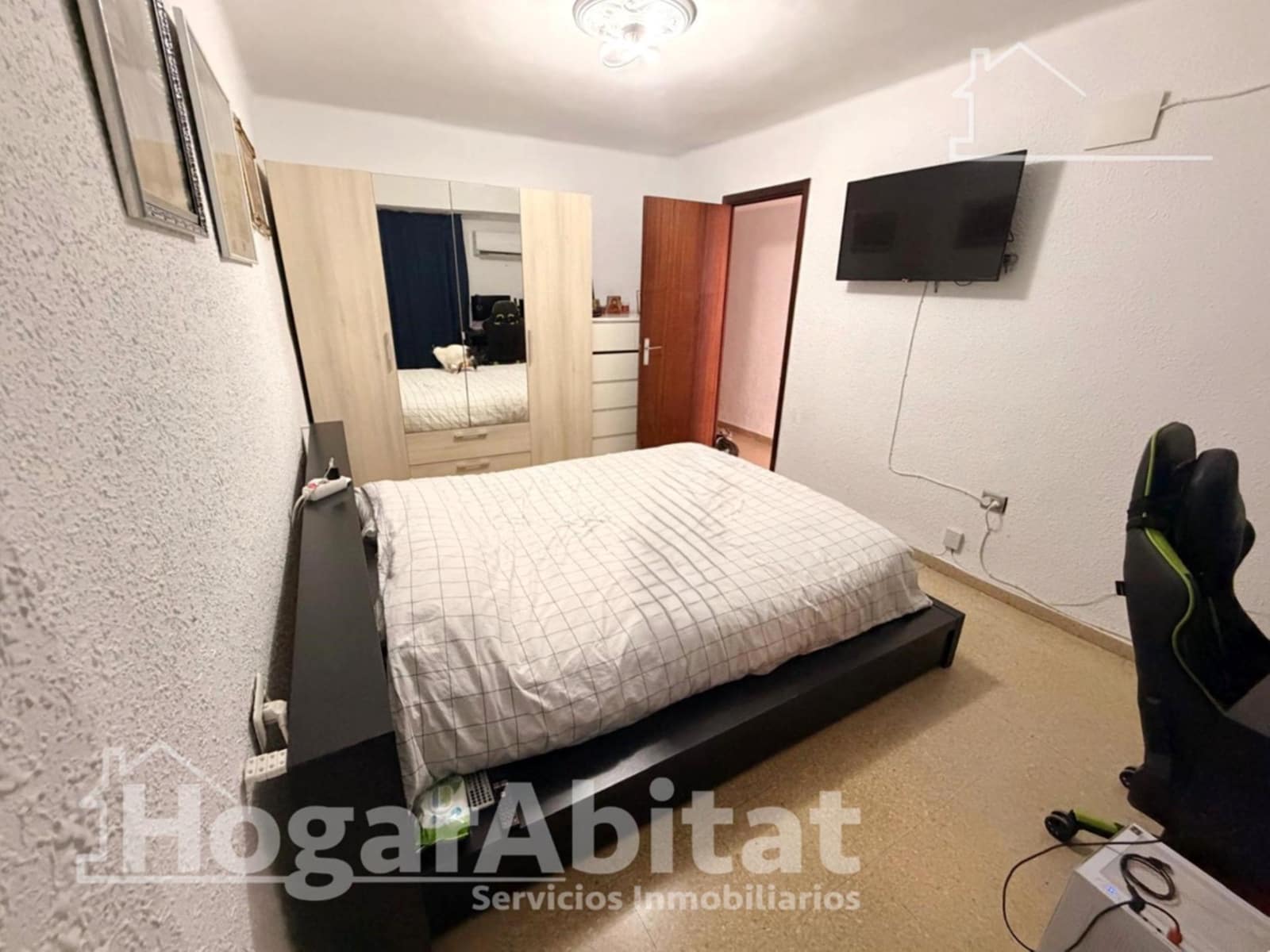 4 bedroom Flat for sale in Cheste - € 160,000 (Ref: 10044895)