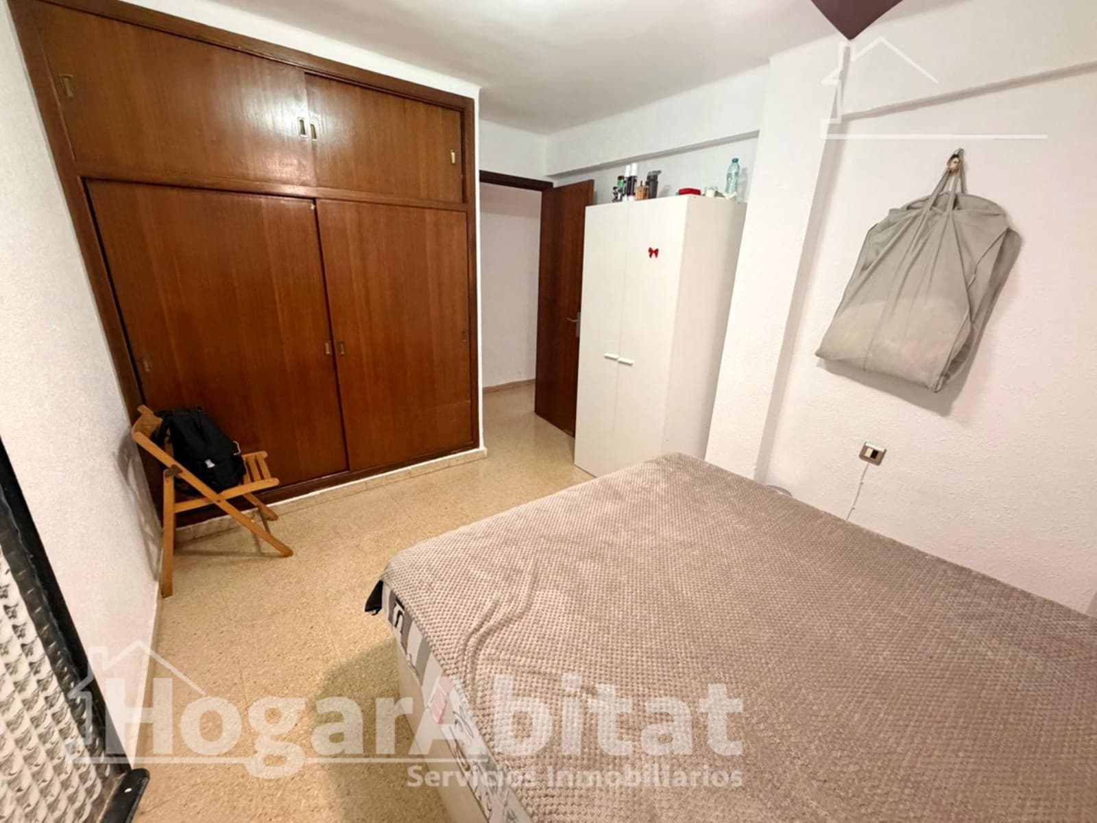 4 bedroom Flat for sale in Cheste - € 160,000 (Ref: 10044895)