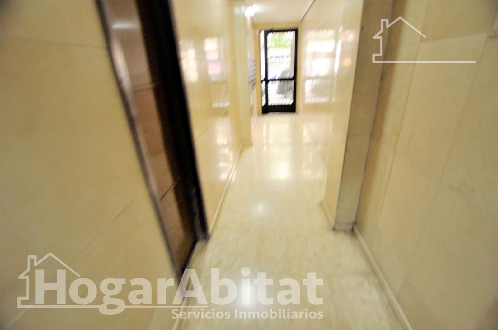 Piso de 3 habitaciones en València ciudad en venta - 215.000 € (Ref: 10049398)
