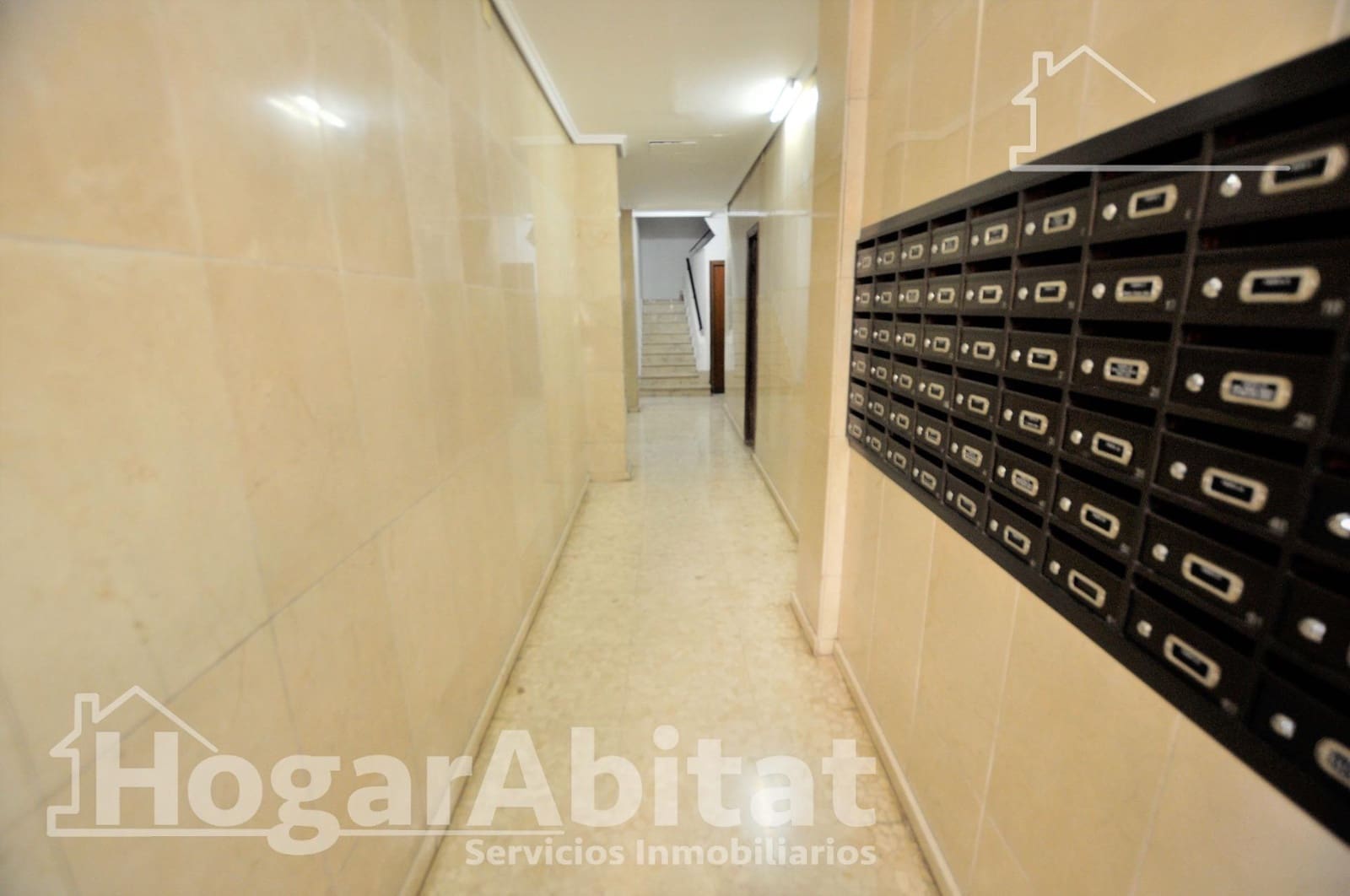 Piso de 3 habitaciones en València ciudad en venta - 215.000 € (Ref: 10049398)