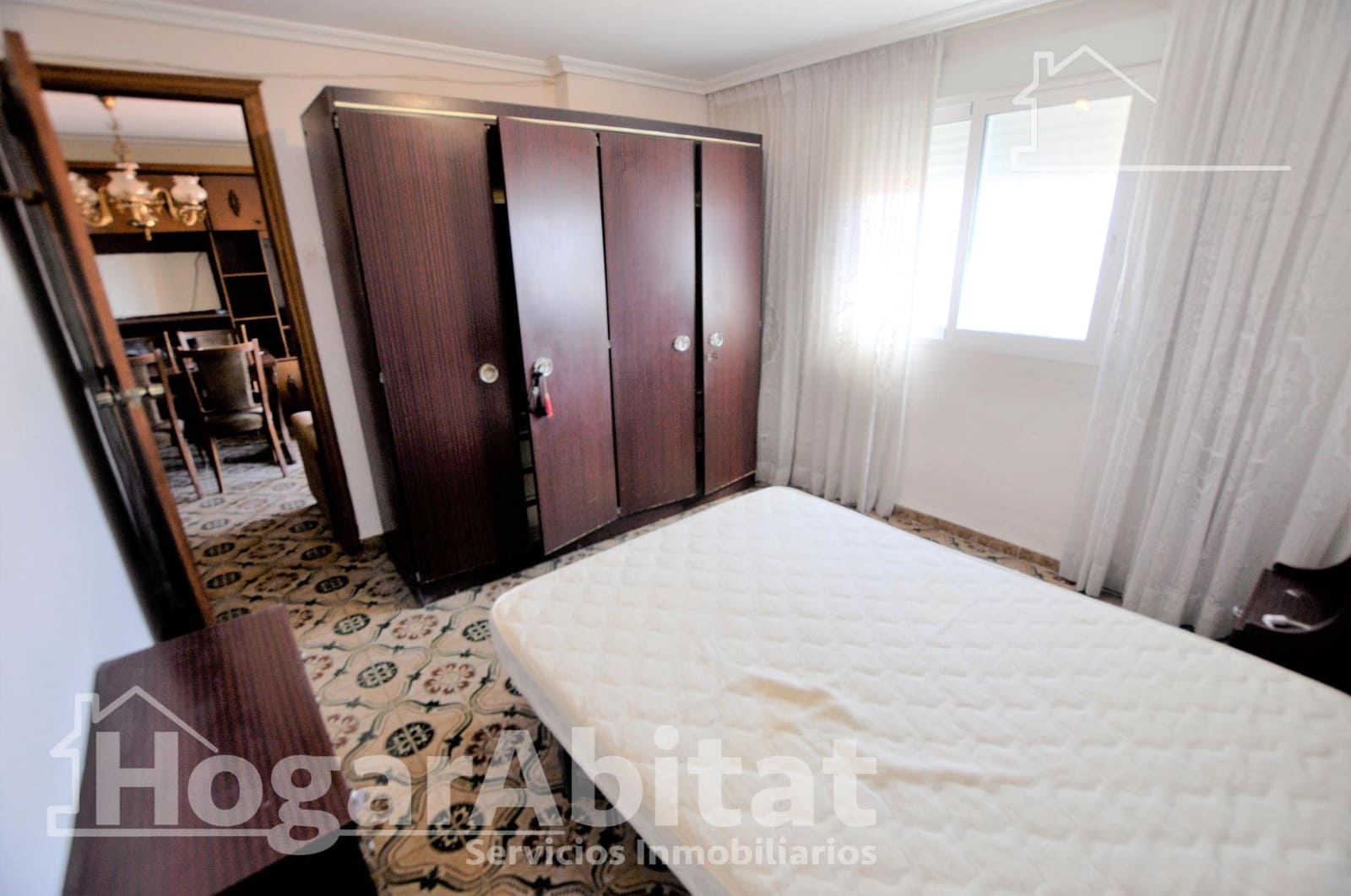 Piso de 3 habitaciones en València ciudad en venta - 215.000 € (Ref: 10049398)