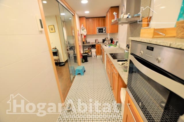 4 bedroom Townhouse for sale in Manises with garage - € 340,000 (Ref: 10049401)