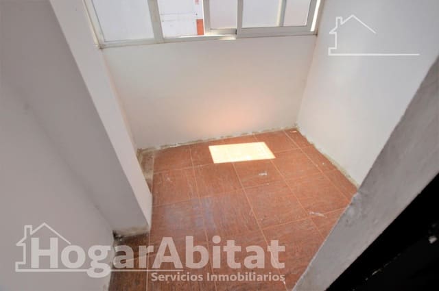 3 bedroom Flat for sale in Ciutat Fallera, Valencia city - € 129,000 (Ref: 10055393)