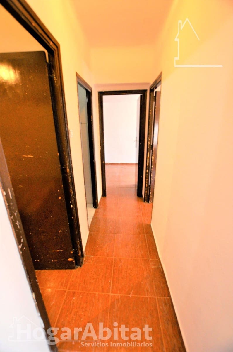 3 bedroom Flat for sale in Valencia city - € 129,000 (Ref: 10055393)