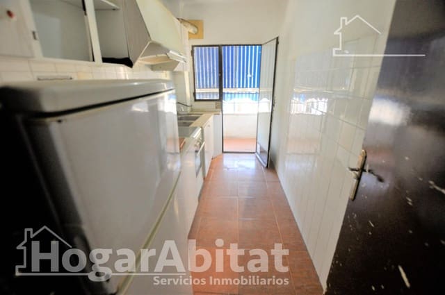 3 bedroom Flat for sale in Ciutat Fallera, Valencia city - € 129,000 (Ref: 10055393)