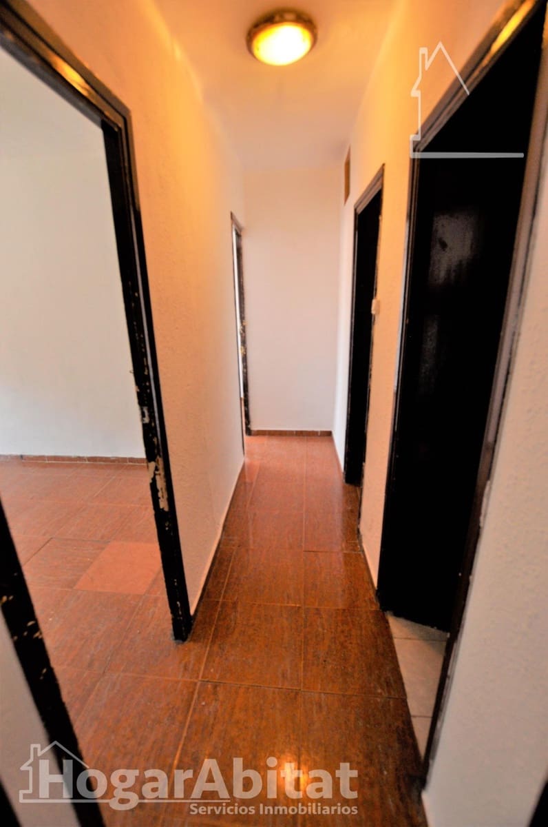 3 bedroom Flat for sale in Valencia city - € 129,000 (Ref: 10055393)