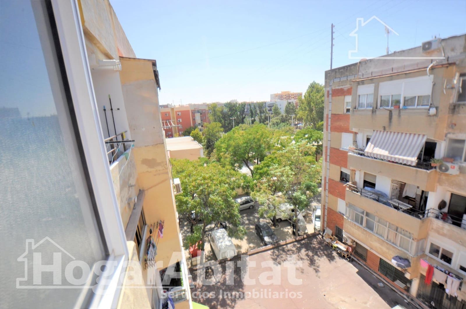 3 bedroom Flat for sale in Valencia city - € 129,000 (Ref: 10055393)