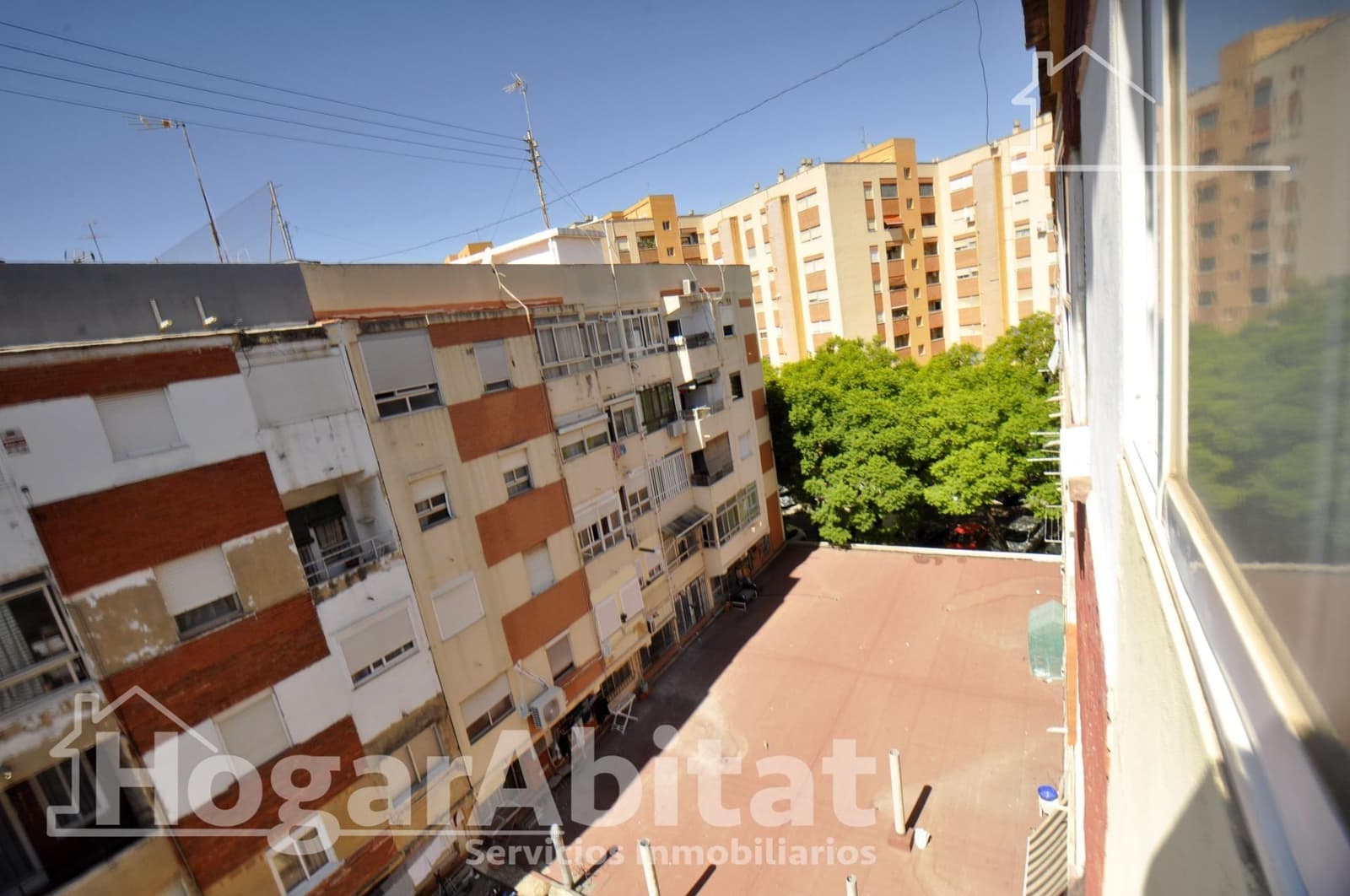 3 bedroom Flat for sale in Valencia city - € 129,000 (Ref: 10055393)