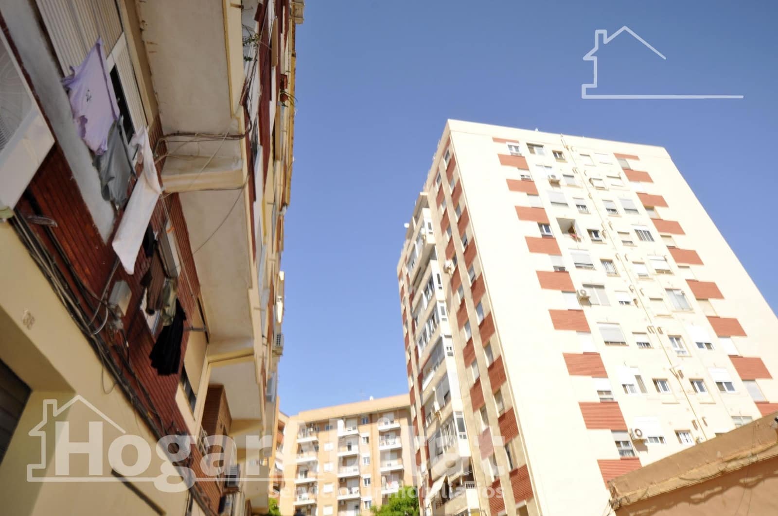 3 bedroom Flat for sale in Valencia city - € 129,000 (Ref: 10055393)