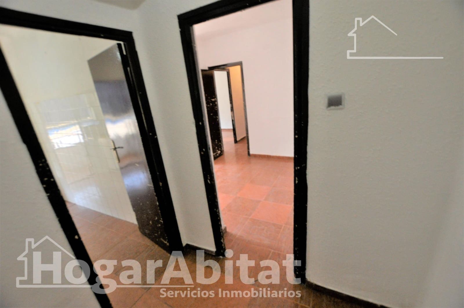 3 bedroom Flat for sale in Valencia city - € 129,000 (Ref: 10055393)