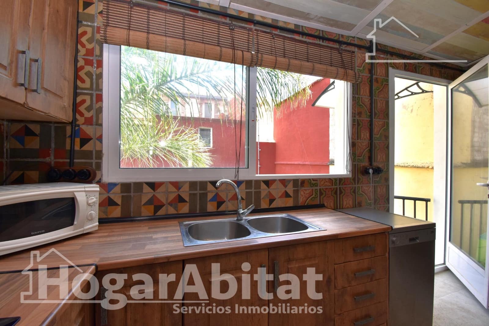 Casa de 8 habitaciones en València ciudad en venta - 879.000 € (Ref: 10055407)