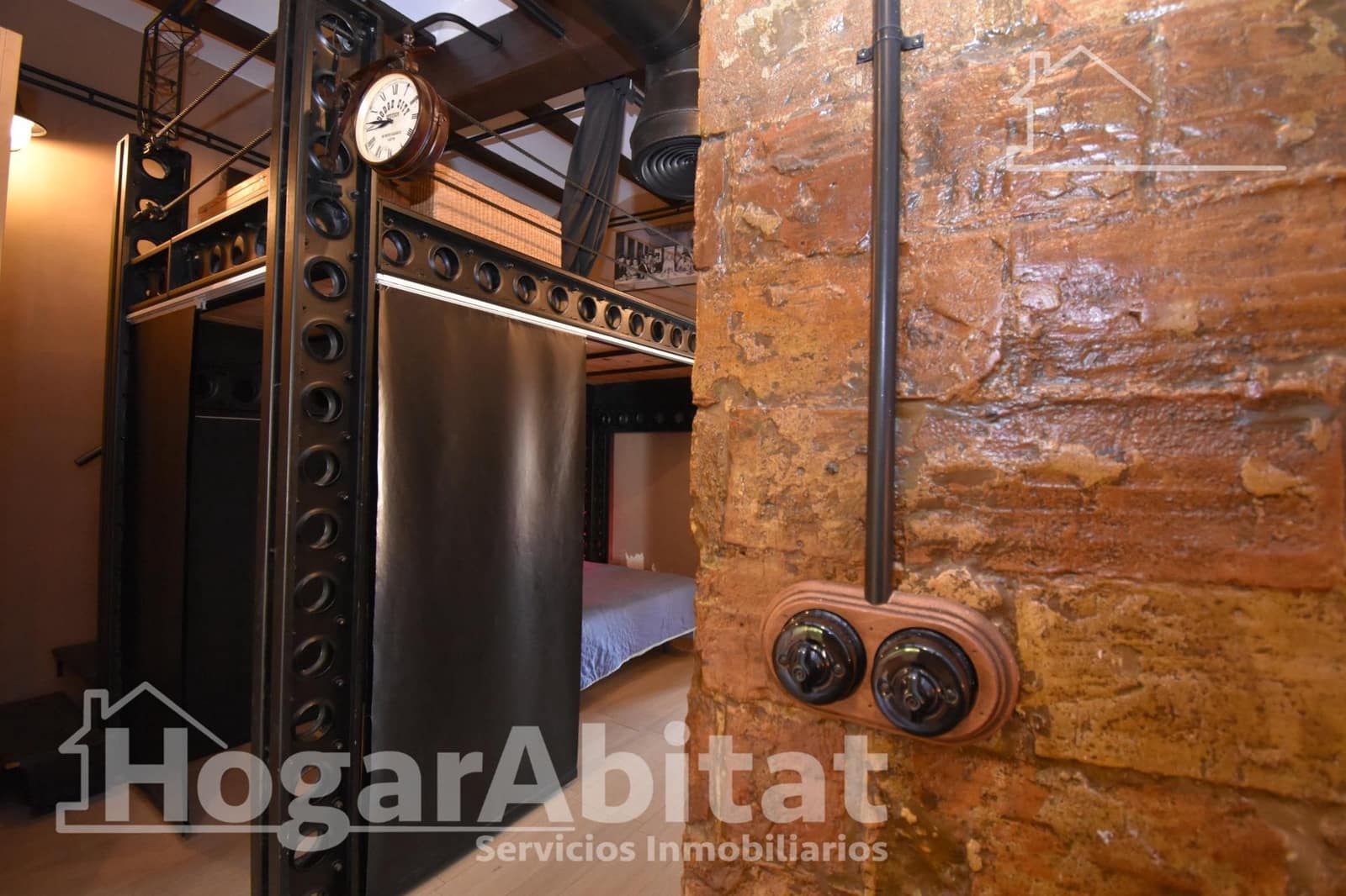 Casa de 8 habitaciones en València ciudad en venta - 879.000 € (Ref: 10055407)