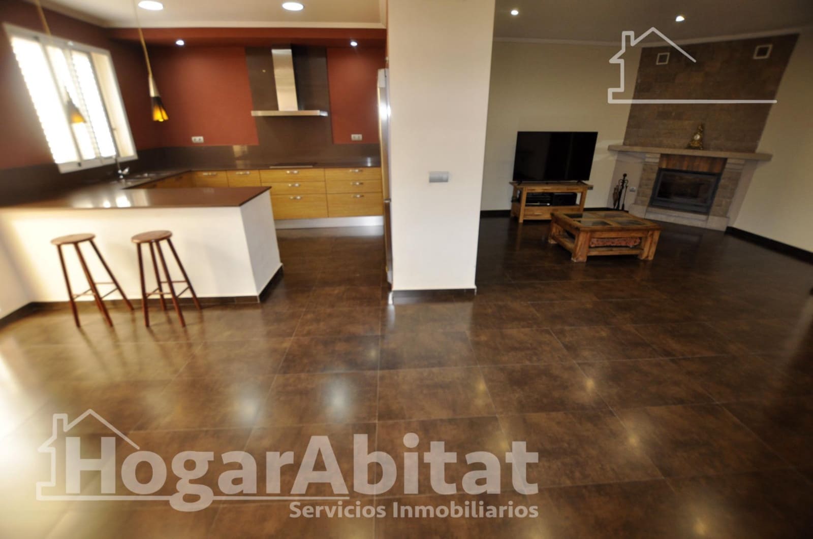 4 bedroom Townhouse for sale in Catarroja with garage - € 405,000 (Ref: 10059232)
