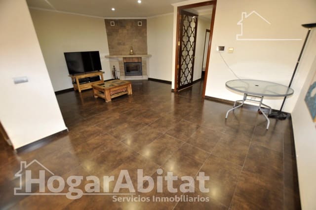 4 bedroom Townhouse for sale in Catarroja with garage - € 405,000 (Ref: 10059232)