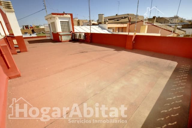 4 bedroom Townhouse for sale in Catarroja with garage - € 405,000 (Ref: 10059232)