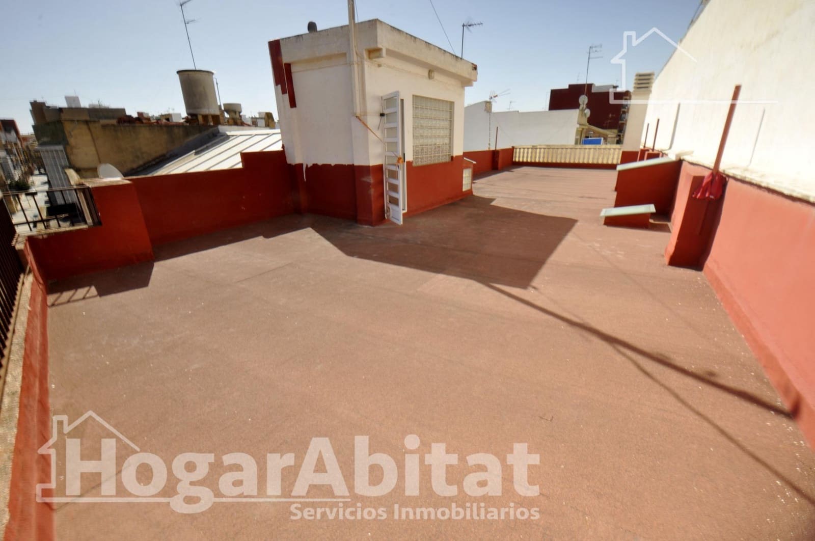 4 bedroom Townhouse for sale in Catarroja with garage - € 405,000 (Ref: 10059232)