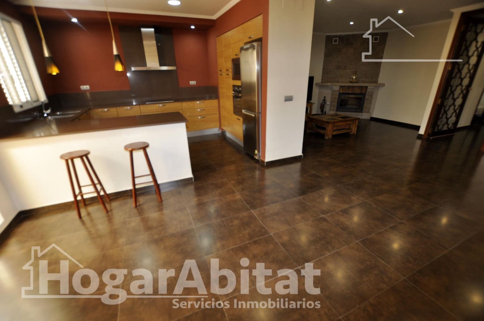 4 bedroom Townhouse for sale in Catarroja with garage - € 405,000 (Ref: 10059232)