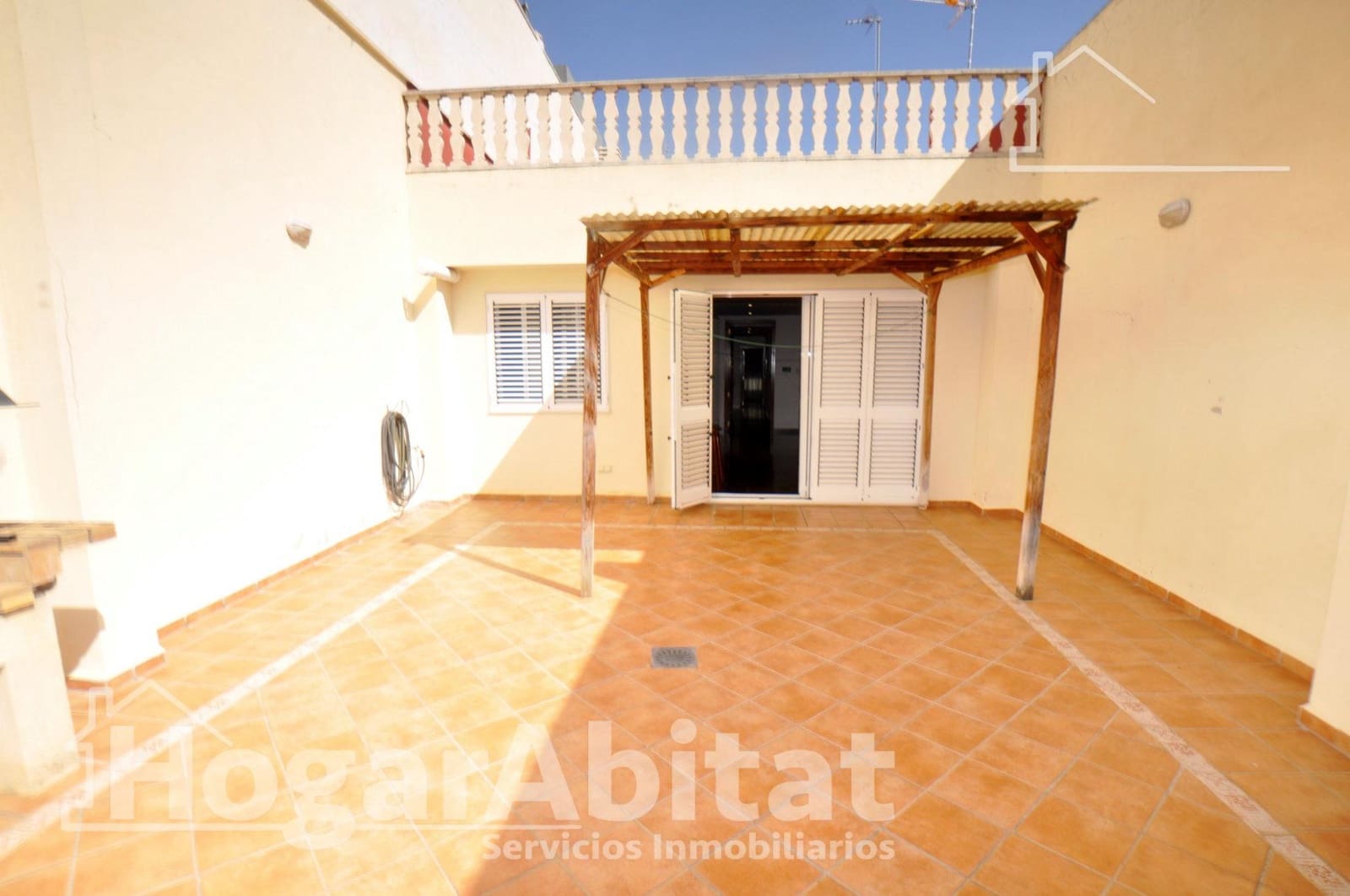 4 bedroom Townhouse for sale in Catarroja with garage - € 405,000 (Ref: 10059232)