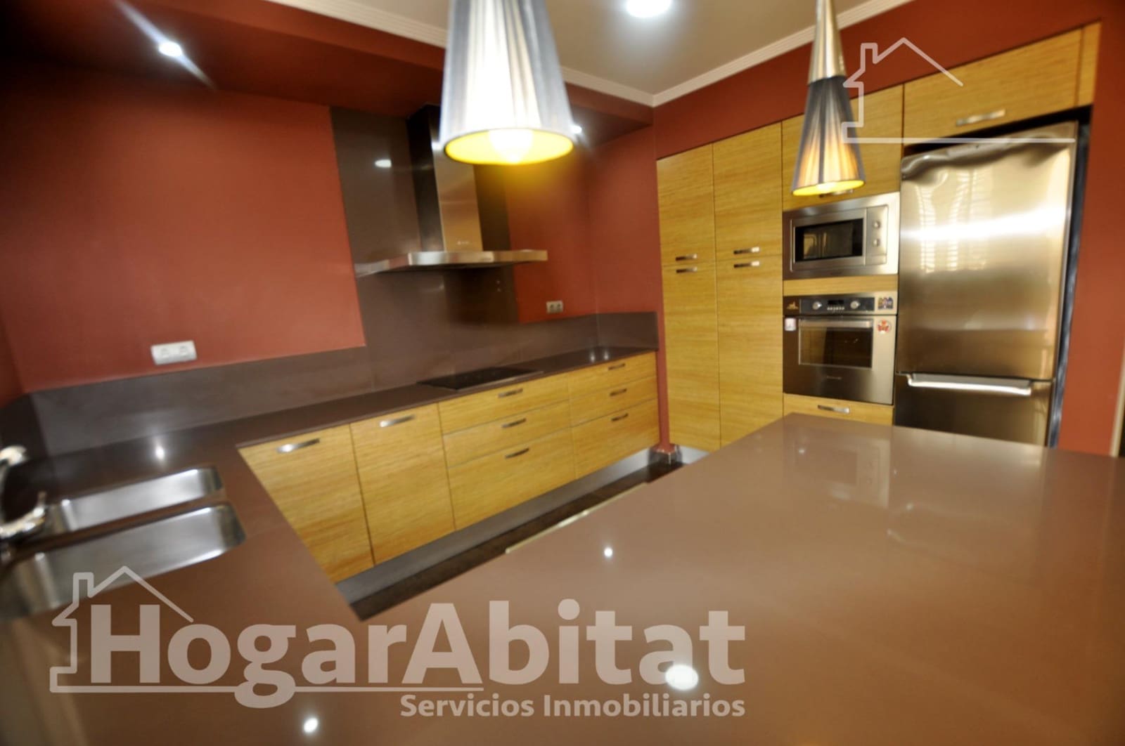 4 bedroom Townhouse for sale in Catarroja with garage - € 405,000 (Ref: 10059232)