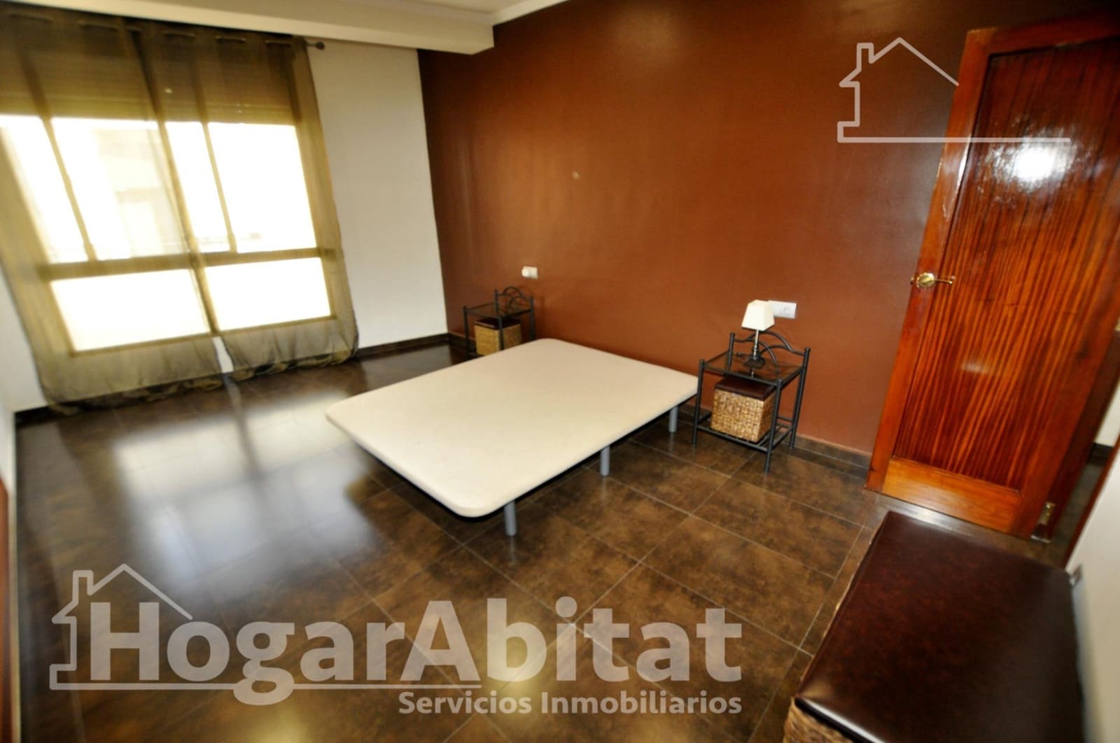 4 bedroom Townhouse for sale in Catarroja with garage - € 405,000 (Ref: 10059232)