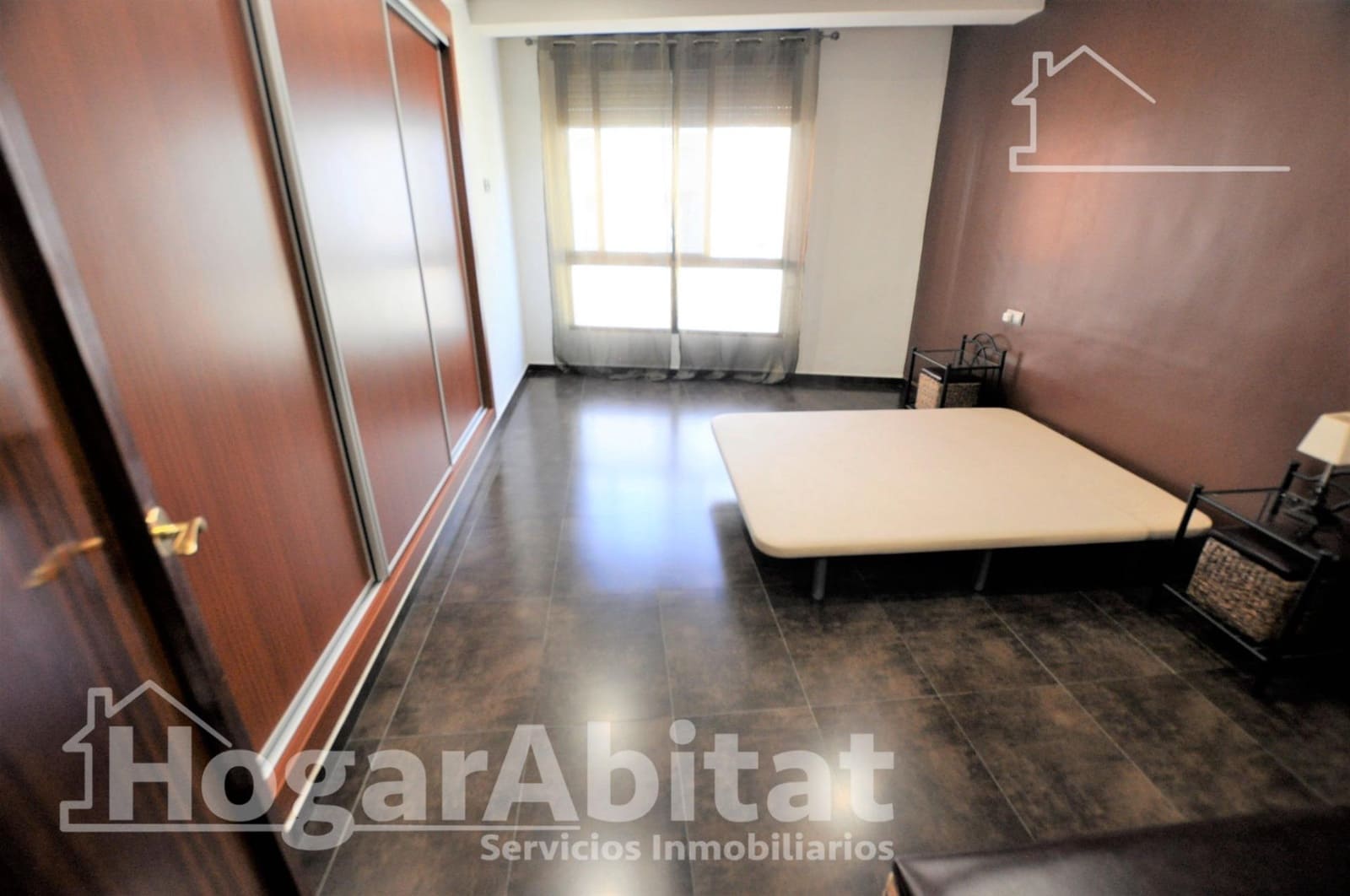 4 bedroom Townhouse for sale in Catarroja with garage - € 405,000 (Ref: 10059232)