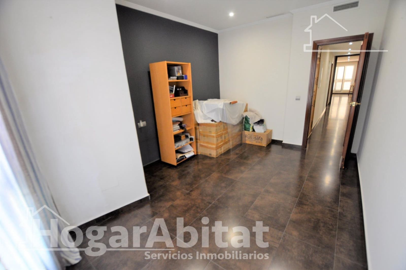 4 bedroom Townhouse for sale in Catarroja with garage - € 405,000 (Ref: 10059232)