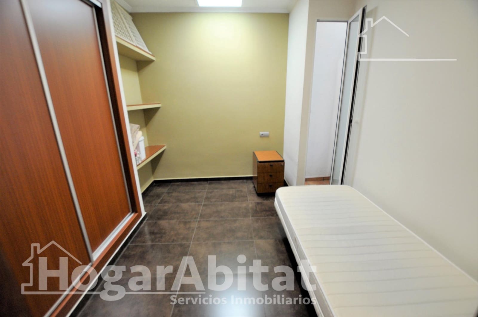 4 bedroom Townhouse for sale in Catarroja with garage - € 405,000 (Ref: 10059232)
