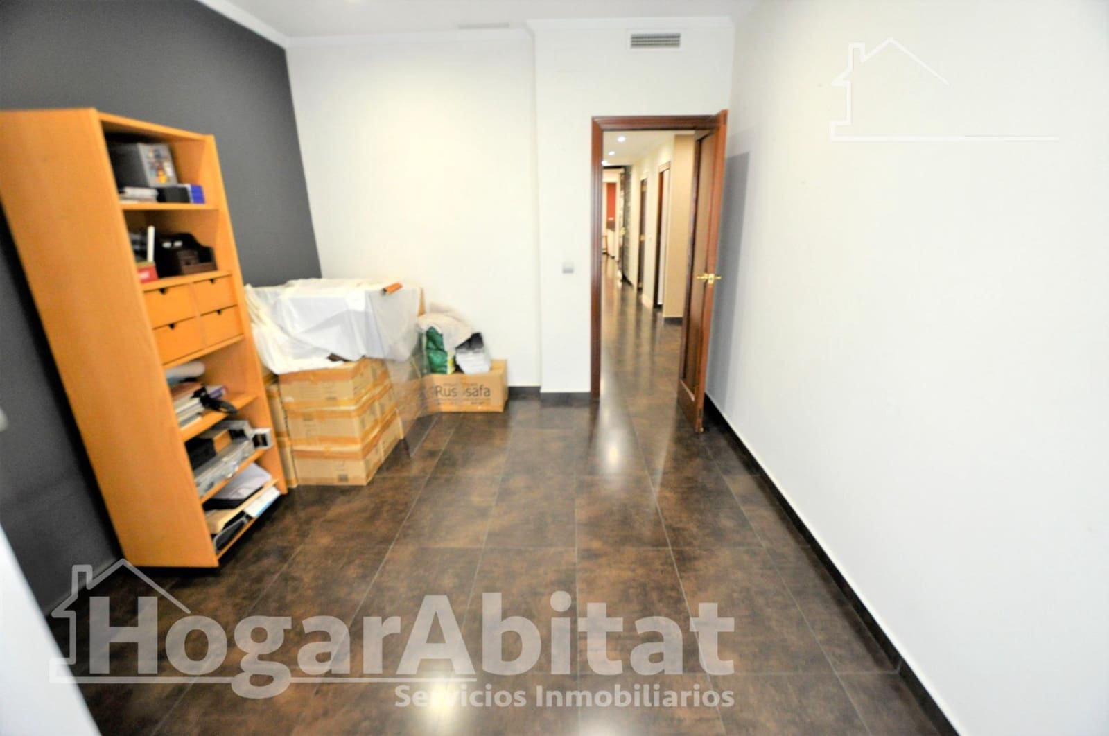 4 bedroom Townhouse for sale in Catarroja with garage - € 405,000 (Ref: 10059232)