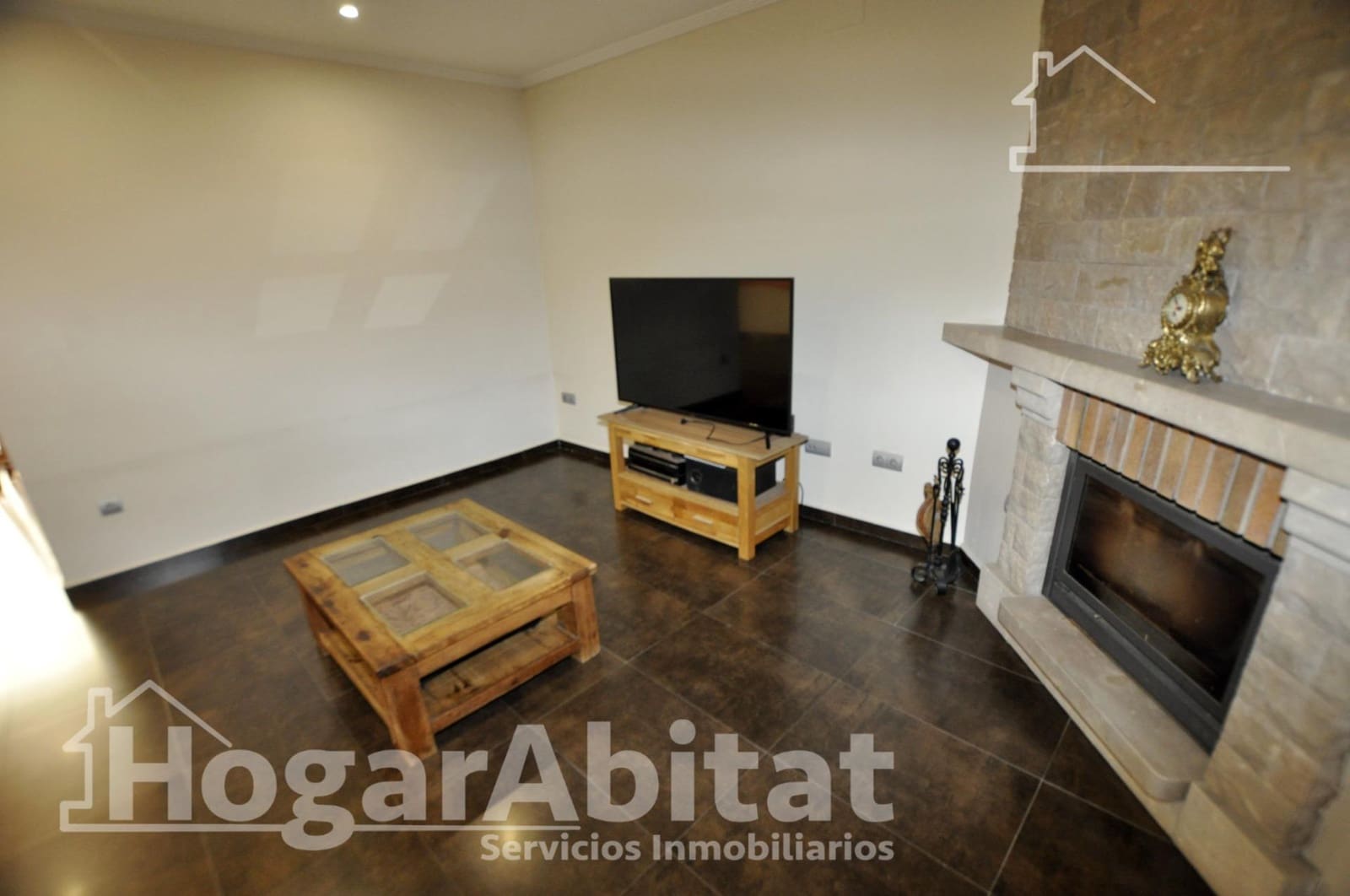 4 bedroom Townhouse for sale in Catarroja with garage - € 405,000 (Ref: 10059232)