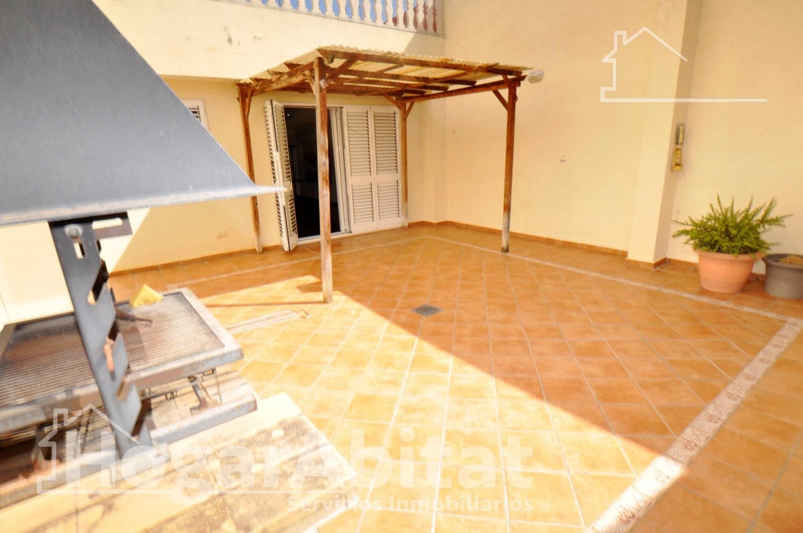 4 bedroom Townhouse for sale in Catarroja with garage - € 405,000 (Ref: 10059232)