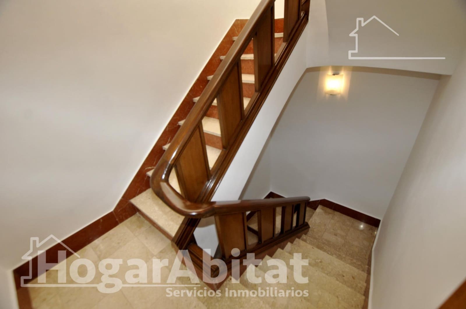 4 bedroom Townhouse for sale in Catarroja with garage - € 405,000 (Ref: 10059232)