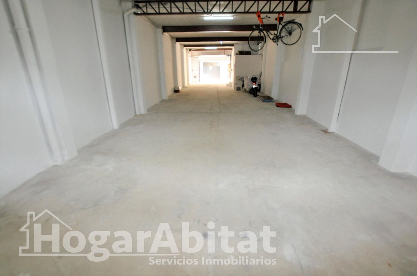 4 bedroom Townhouse for sale in Catarroja with garage - € 405,000 (Ref: 10059232)