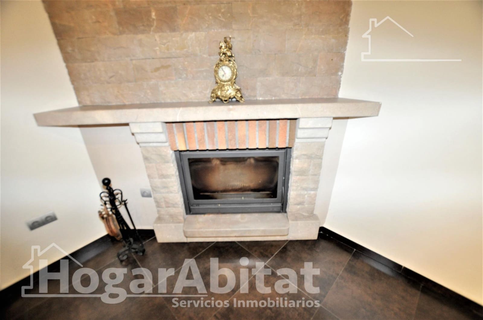 4 bedroom Townhouse for sale in Catarroja with garage - € 405,000 (Ref: 10059232)