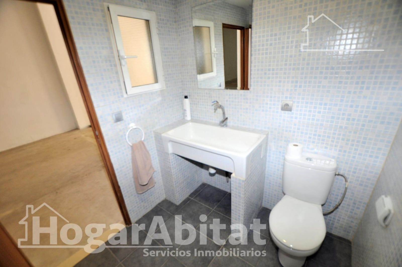 4 bedroom Townhouse for sale in Catarroja with garage - € 405,000 (Ref: 10059232)