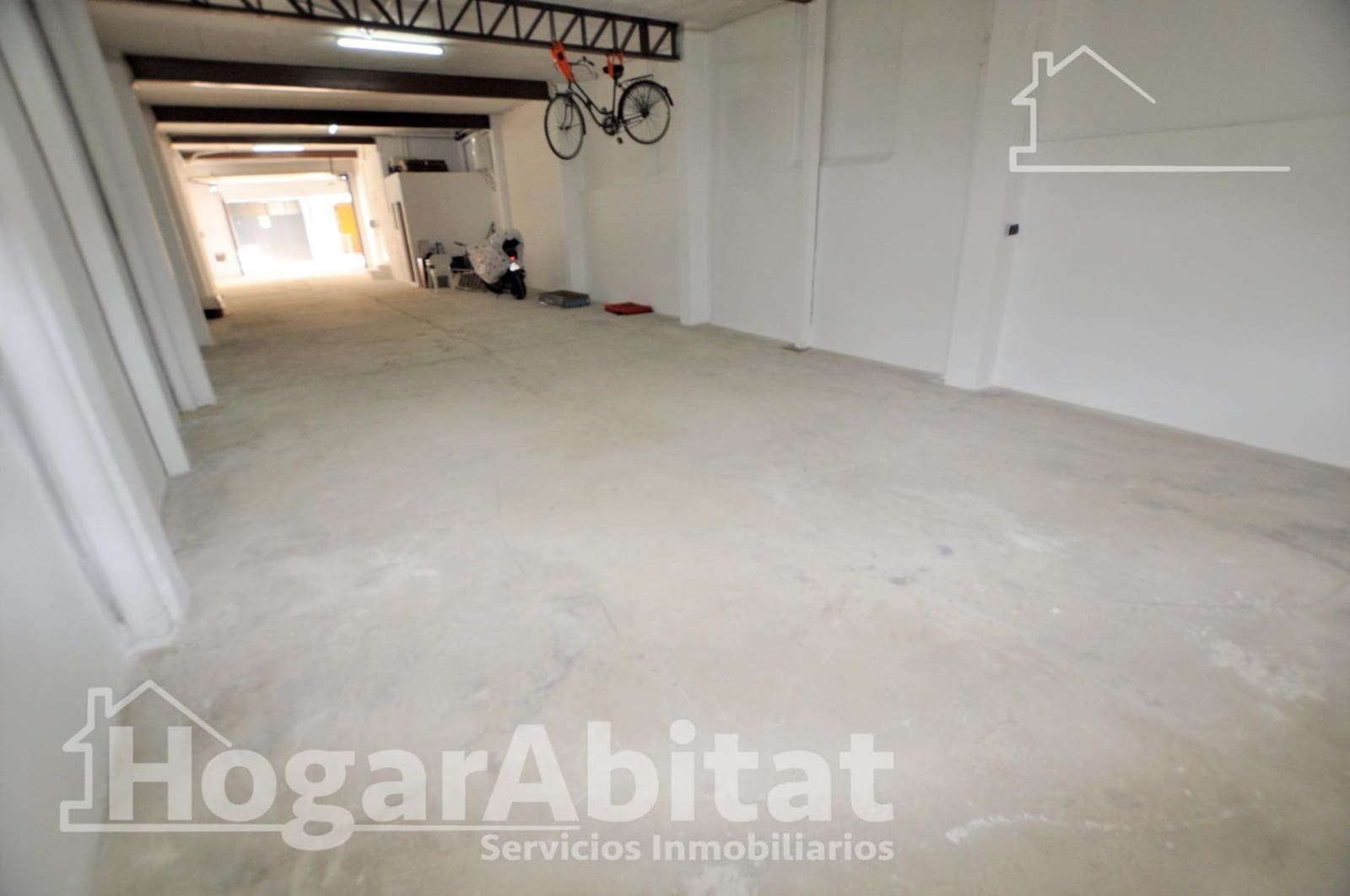 4 bedroom Townhouse for sale in Catarroja with garage - € 405,000 (Ref: 10059232)