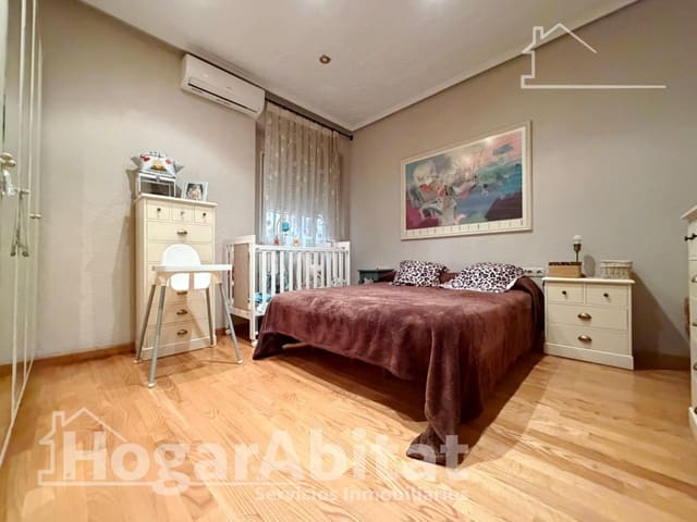 4 slaapkamer Huis te koop in Paterna met garage - € 350.000 (Ref: 10059233)