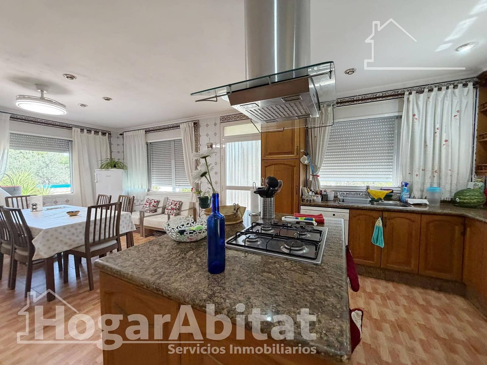 4 bedroom Villa for sale in Vilamarxant / Villamarchante with pool garage - € 260,000 (Ref: 10064762)