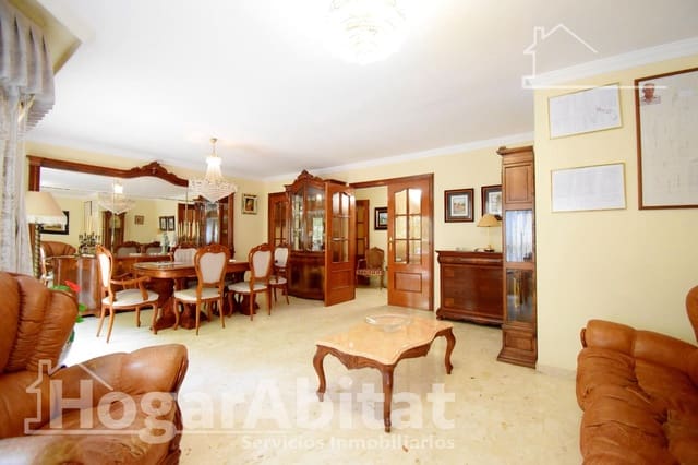 4 bedroom Flat for sale in Gandia with garage - € 245,000 (Ref: 10068009)