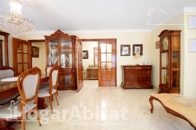 4 bedroom Flat for sale in Gandia with garage - € 245,000 (Ref: 10068009)
