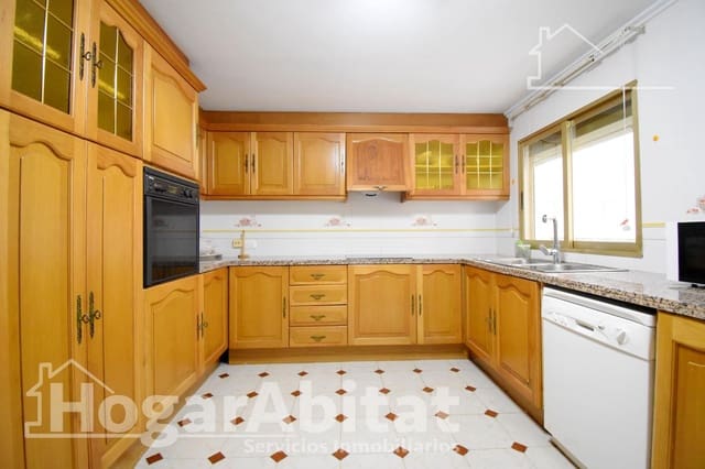 4 bedroom Flat for sale in Gandia with garage - € 245,000 (Ref: 10068009)