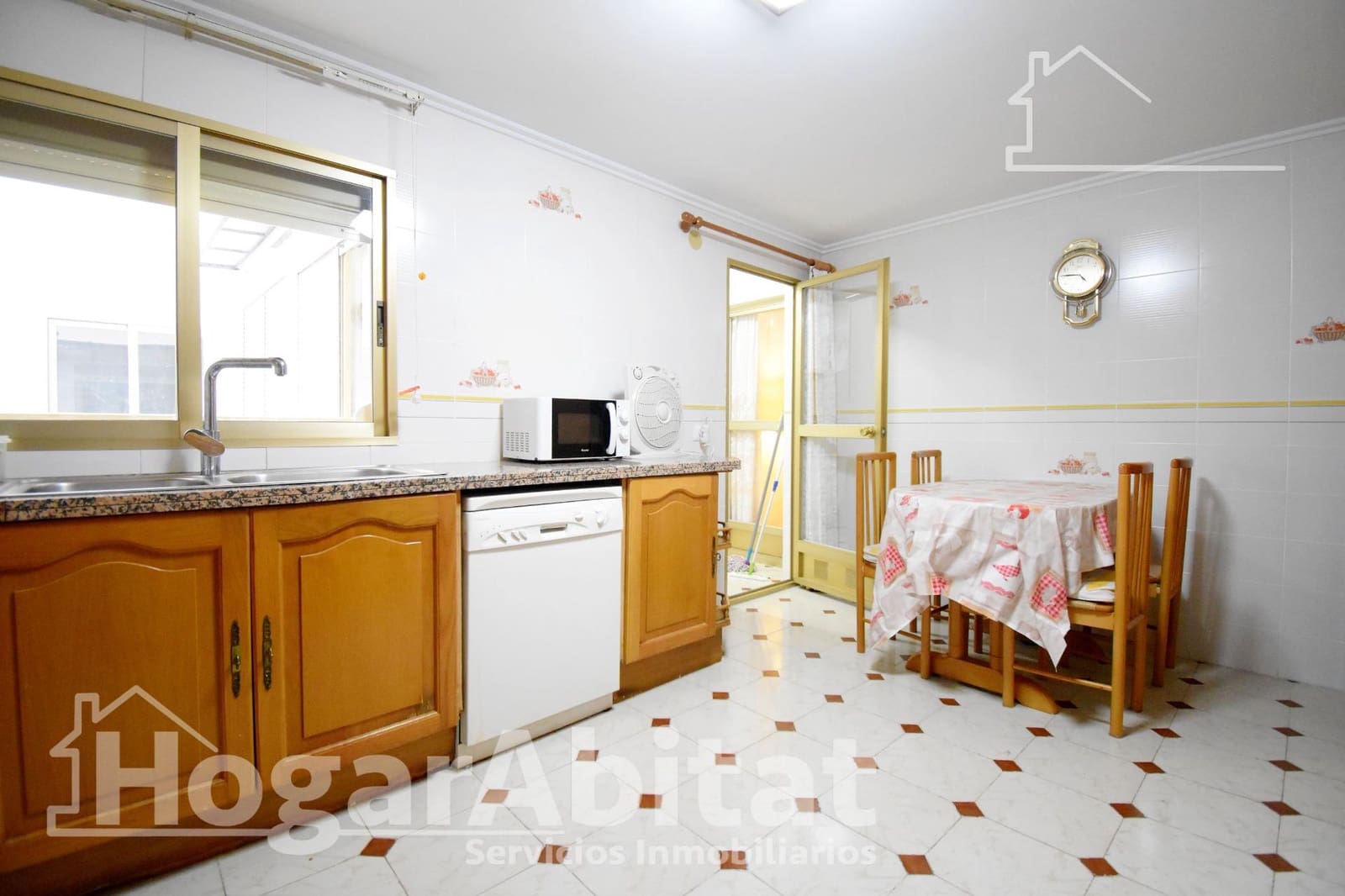 4 bedroom Flat for sale in Gandia with garage - € 245,000 (Ref: 10068009)