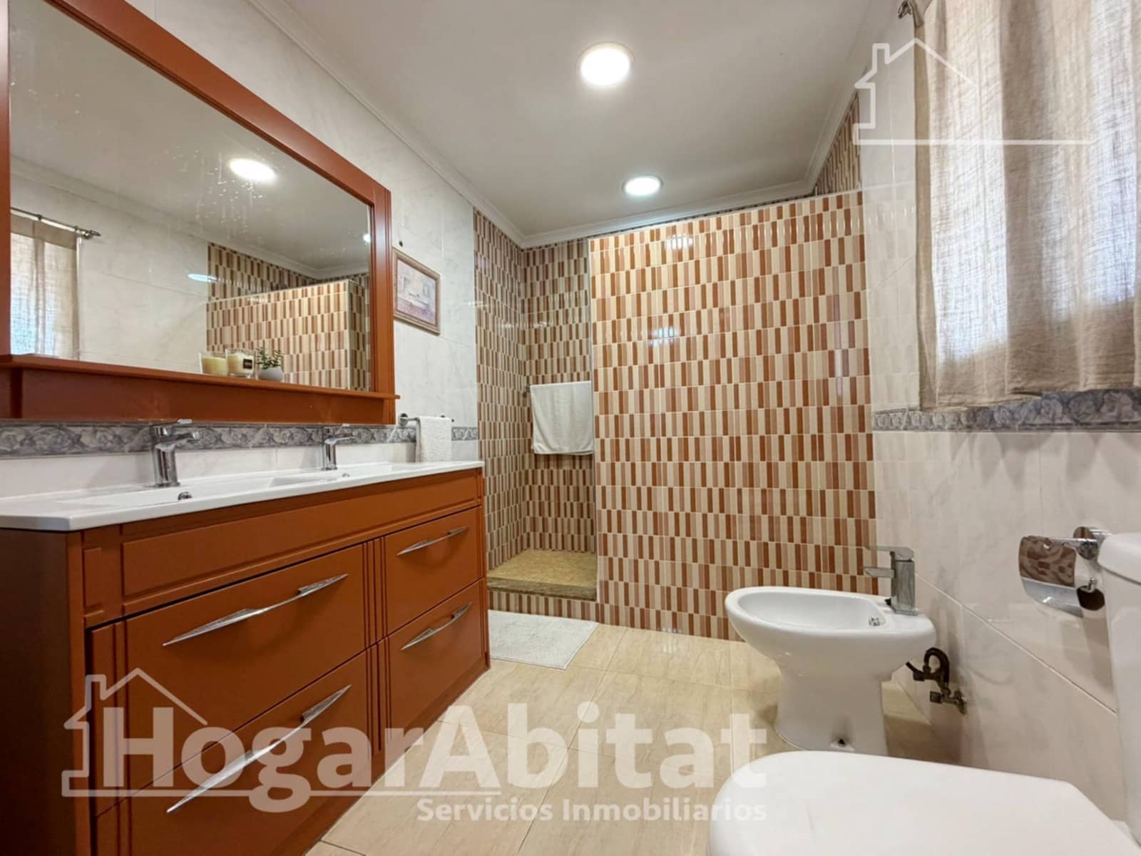 Chalet de 6 habitaciones en Vilamarxant / Villamarchante en venta con piscina garaje - 400.000 € (Ref: 10076503)