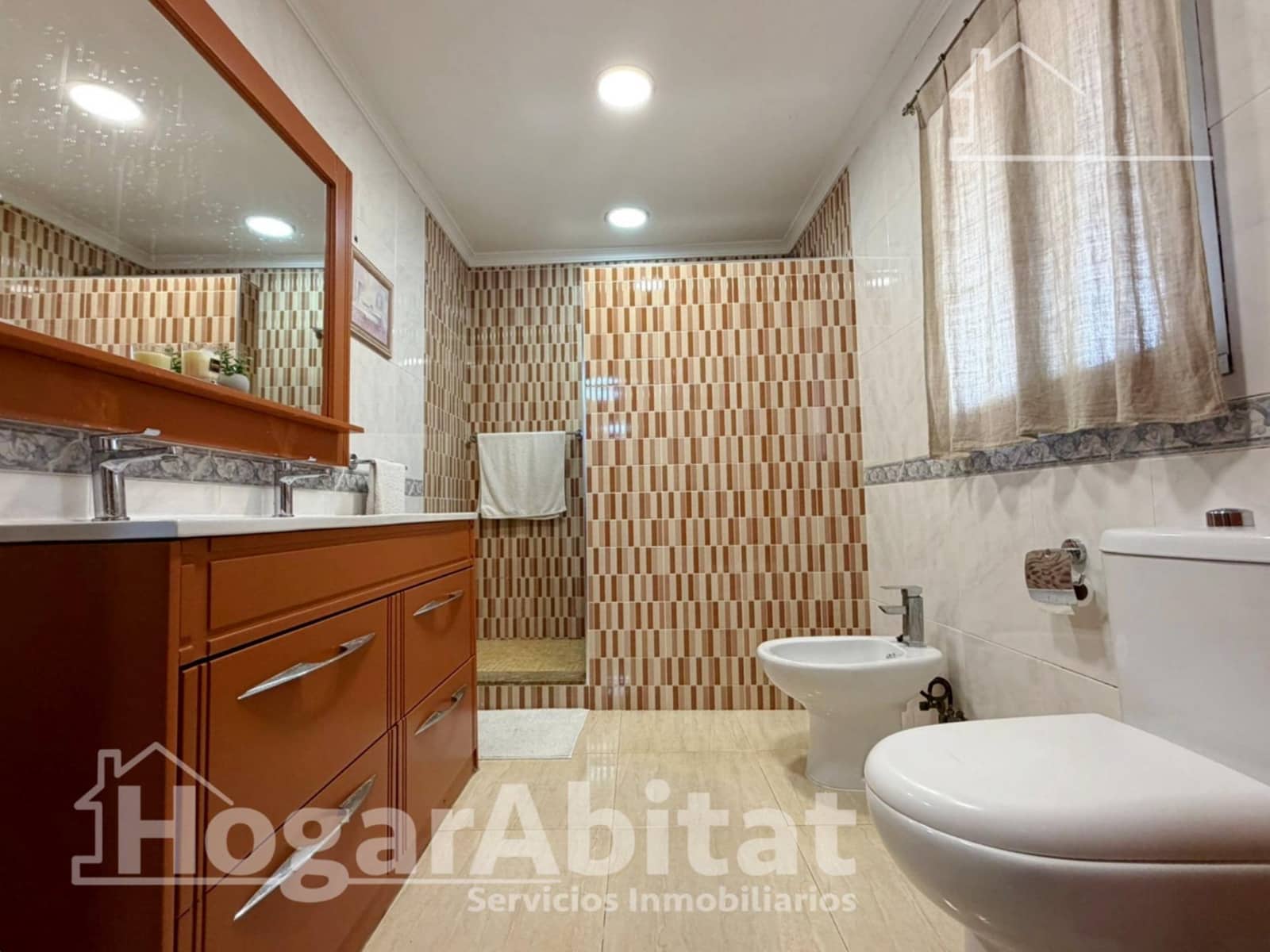 Chalet de 6 habitaciones en Vilamarxant / Villamarchante en venta con piscina garaje - 400.000 € (Ref: 10076503)