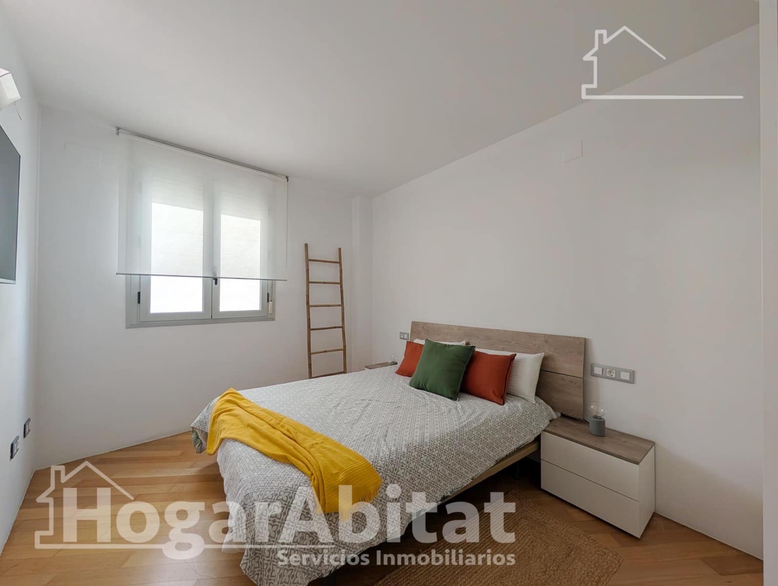 2 bedroom Flat for sale in Alicante / Alacant city with garage - € 315,000 (Ref: 10078454)