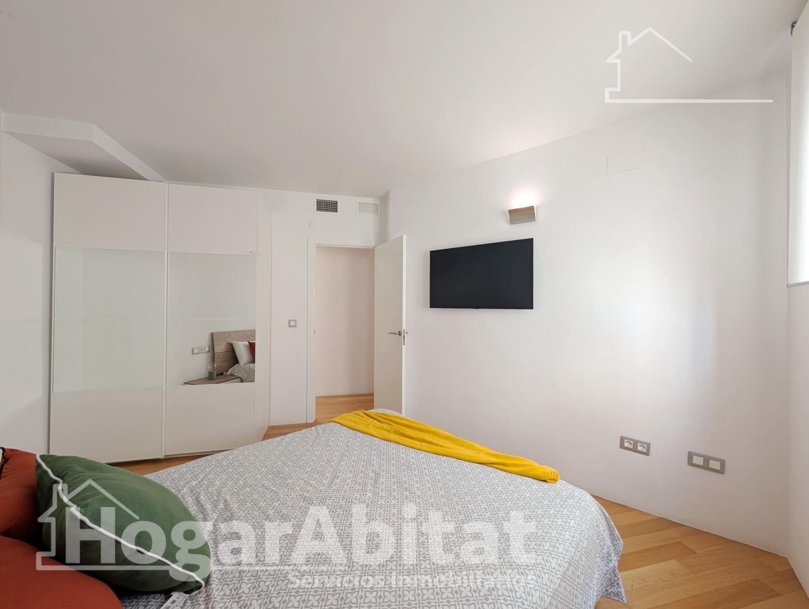 2 bedroom Flat for sale in Alicante / Alacant city with garage - € 315,000 (Ref: 10078454)
