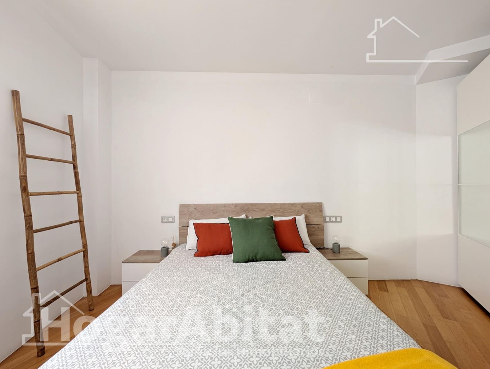2 bedroom Flat for sale in Alicante / Alacant city with garage - € 315,000 (Ref: 10078454)