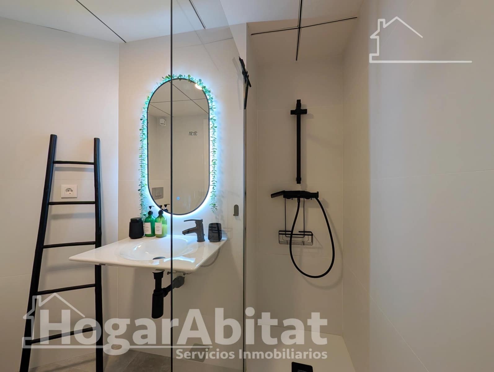2 bedroom Flat for sale in Alicante / Alacant city with garage - € 315,000 (Ref: 10078454)