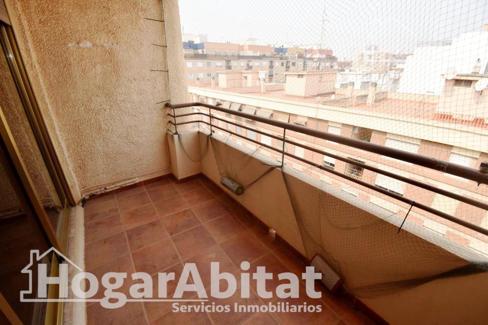 4 bedroom Flat for sale in Castello de la Plana with garage - € 280,000 (Ref: 10078456)
