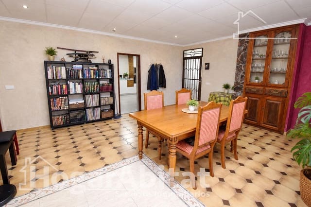 5 bedroom Villa for sale in Onda with pool garage - € 275,000 (Ref: 10078460)